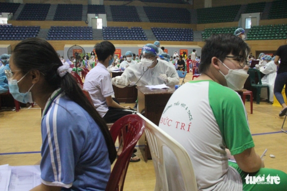 2 Da Nang Tiem Vac Xin Cho Tre 12 15 Tuoi