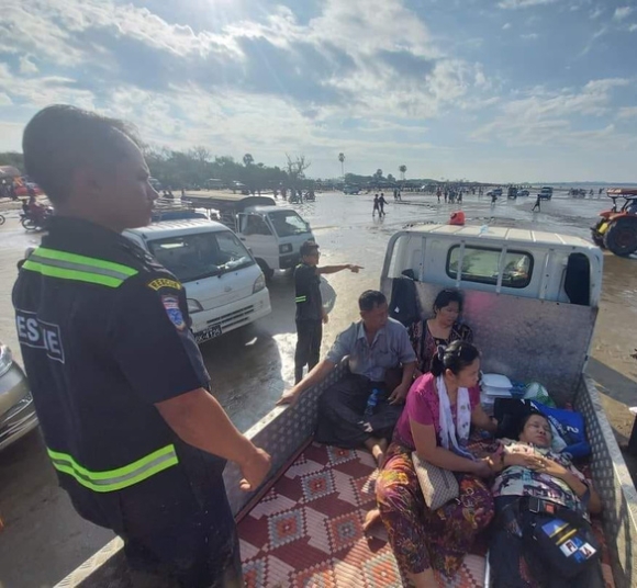 3 Myanmar It Nhat 15 Nguoi Thiet Mang Tren Duong Di Chua