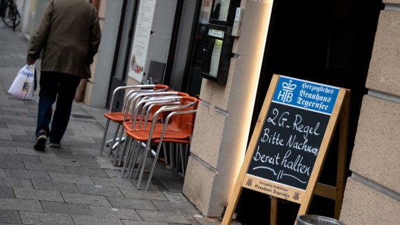 1 Duc Nhieu Bang Ap Dat Lenh Gioi Nghiem Doi Voi Nguoi Chua Tiem Chung