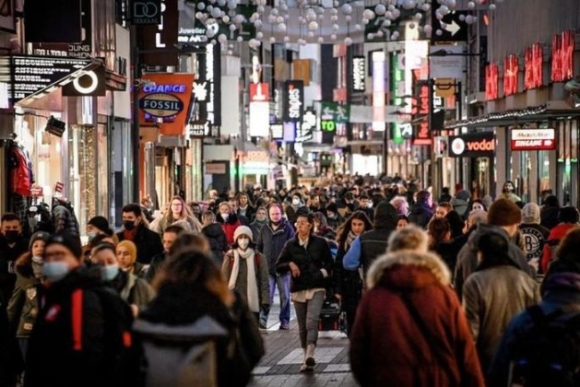 1 Ao Tat Tay Voi Nguoi Khong Chiu Tiem Vac Xin Covid 19