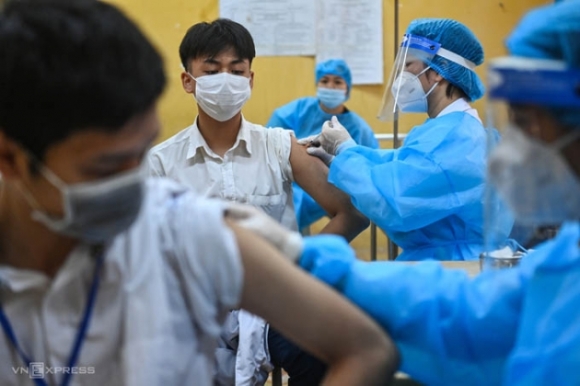1 Nhung Hoc Sinh Ha Noi Dau Tien Tiem Vaccine Covid 19