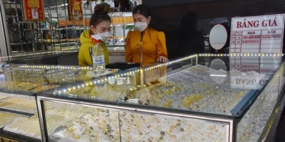 1 Vang Lao Doc Khong Phanh Mo Mat Da Mat Gan Ca Trieu Dong Chuyen Gia Noi Se Giam Tiep