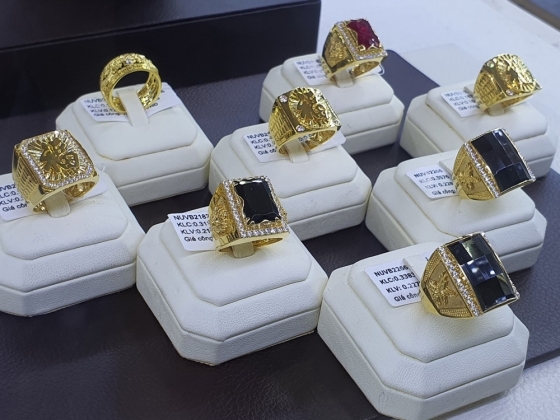 3 Vang Lao Doc Khong Phanh Mo Mat Da Mat Gan Ca Trieu Dong Chuyen Gia Noi Se Giam Tiep