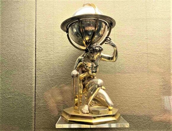 9 Dieu Gi Lam Cho Lau Dai Eltz Tro Nen Doc Dao Va Noi Tieng