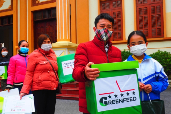 3 Nong Dan Ngheo Xuc Dong Lan Dau Tien Duoc Ho Tro Von