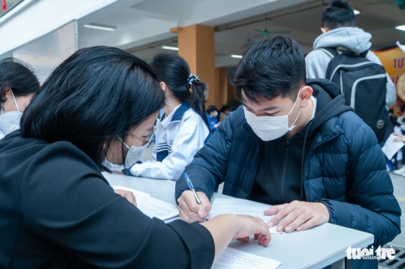 2 Hoc Sinh Lop 9 Tai Ha Noi Tiem Vac Xin Ngua Covid 19 Vua Hoi Hop Vua Mung