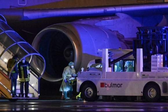 1 Anh Chinh Thuc Phat Hien 2 Ca Nhiem Bien The Omicron The Gioi Buoc Vao Muc Canh Giac Cao Nhat Vi Bien Chung Covid Toi Te Chua Tung Co