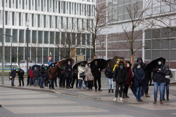 1 Covid 19 Toi 6 Gio Ngay 212 My Lai Vuot 100000 Mac Moingay Bien The Omicron Da Xuat Hien O Hon 20 Nuoc