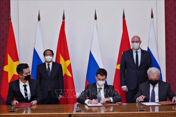 1 Viet Nam Nhan Chuyen Giao Cong Nghe San Xuat Vaccine Sputnik V Cua Nga