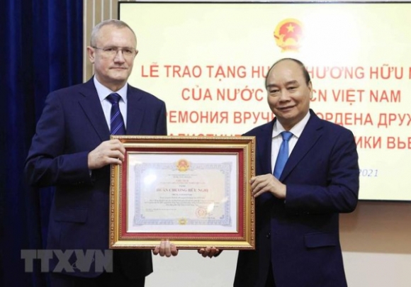 7 Chu Tich Nuoc Trao Huan Chuong Cho Lanh Dao Quan Doi An Ninh Lb Nga