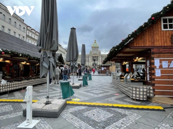 2 Am Dam Cac Cho Giang Sinh O Praha