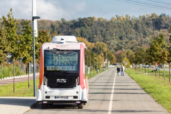 1 Xe Tu Lai Dau Tien Cua Phap Duoc Cap Phep Chay Tren Duong Tai Chau Au