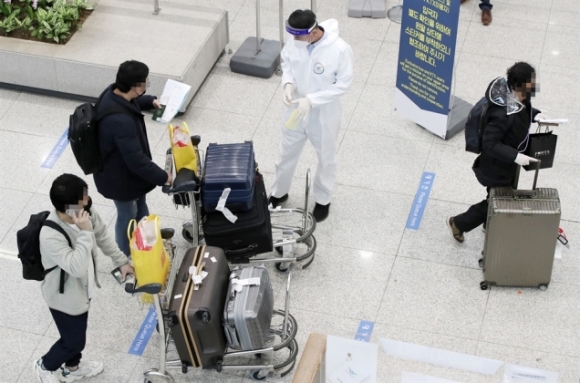 2 Chinh Phu Han Quoc Bi Chi Trich Vi Thuc Hien Cac Bien Phap Gian Cach Xa Hoi Qua Muon