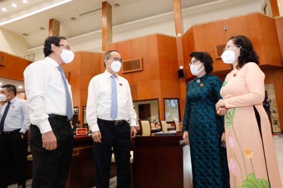 1 Tphcm Xem Xet Tam Hoan Viec Cho Tre Lop Mot Toi Truong