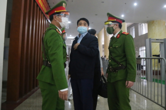 1 Ong Nguyen Duc Chung Toi Lam Sach Ao Ho Ha Noi Vi Nghi Den Dan