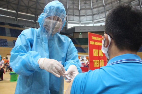 1 Da Nang To Chuc 2 Diem Tiem Vac Xin Tu Do Cho Nguoi Tu 12 Tuoi Tro Len