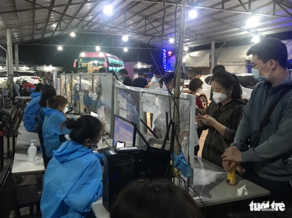 2 Du Khach Do Ve Da Lat Cuoi Tuan Chot Deo Chuoi Ket Cung