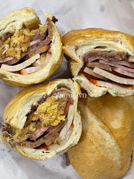 5 Chu Tiem Banh My Ba Huynh Hoa Ra Khong Phai La Ba Huynh Cua Huynh Hoa Trong Truyen Thuyet Drama Khong Chi Dung Lai O Do