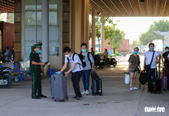 1 Nguoi Xuat Nhap Canh Cao Ky Luc Cua Khau Moc Bai Tay Ninh Tang Cuong Kiem Dich