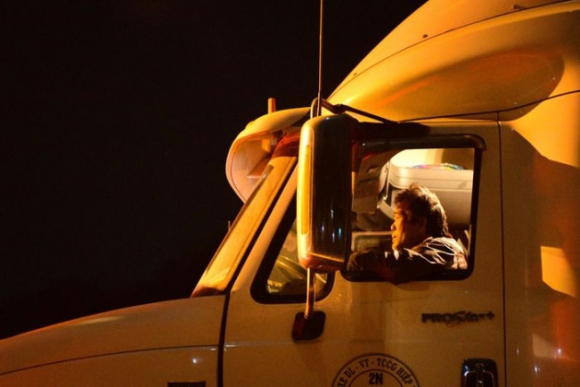 4 Trang Dem Nhich Xe Vao Bai Xuat Hang O Cua Khau Tan Thanh