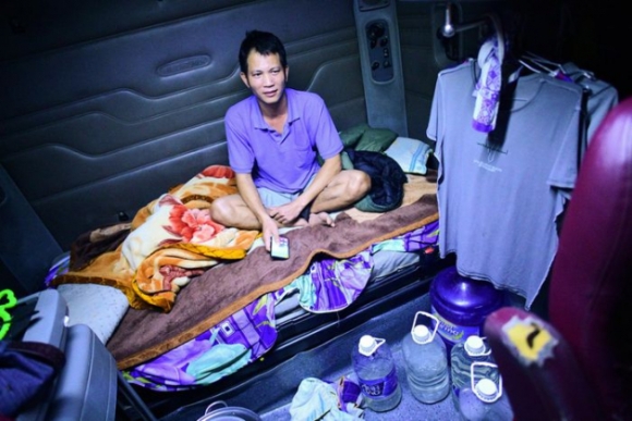 6 Trang Dem Nhich Xe Vao Bai Xuat Hang O Cua Khau Tan Thanh