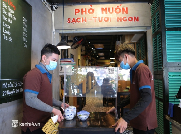 1 Ha Noi Nhieu Ho Kinh Doanh An Uong Tai Quan Hai Ba Trung Chu Dong Chi Ban Mang Ve Truoc Gio Quy Dinh