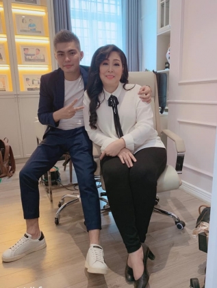 4 Quan Ly Nsnd Hong Van Goi Thang Ten Hoai Linh Tuyen Bo 1 Cau Xanh Ron Ve On Ao Ngam 14 Ty Dong