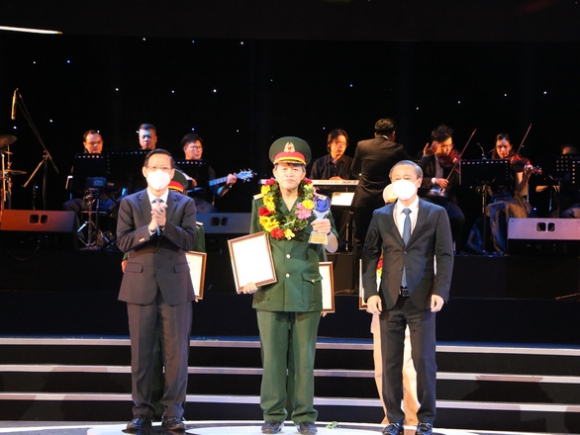 2 Ong Phan Van Mai Chi Co Doi Moi Sang Tao Moi Nhanh Chong Phuc Hoi Kinh Te