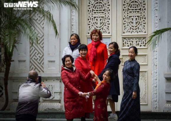 11 Anh Pho Phuong Ha Noi Vang Hoe Ngay Dau Nam Moi