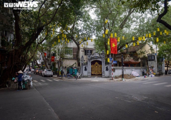 2 Anh Pho Phuong Ha Noi Vang Hoe Ngay Dau Nam Moi