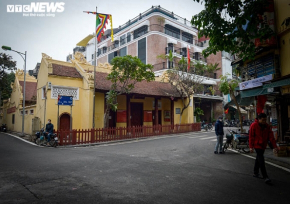 5 Anh Pho Phuong Ha Noi Vang Hoe Ngay Dau Nam Moi