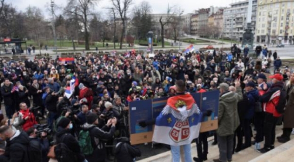 1 Nguoi Ham Mo Tu Tap Bay To Ung Ho Voi Djokovic