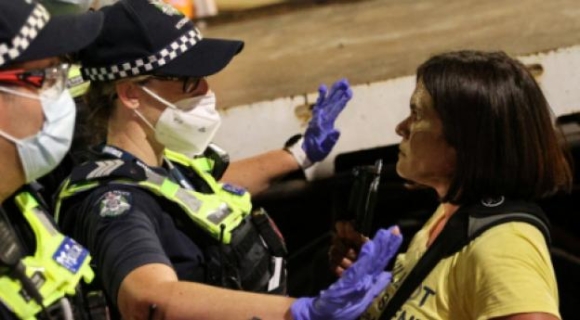 9 Nguoi Ham Mo Tu Tap Bay To Ung Ho Voi Djokovic