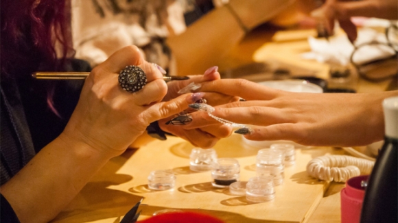 1 5 Meo Giup Tiem Nail Tang Gia Ma Khong Mat Khach