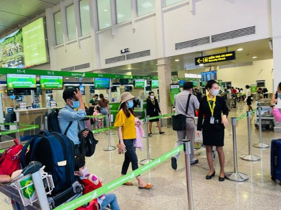 12 Ve Que An Tet Co Bi Cach Ly