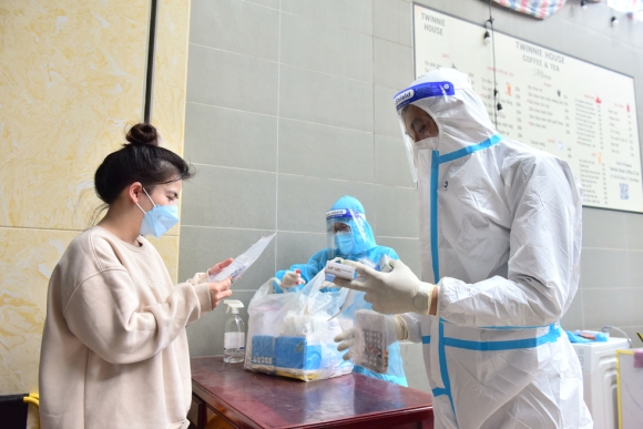 6 Tin Sang 12 1 Nhieu Di Chung Hau Covid 19 Ke Ca Nhe Hai Duong Du Tiec Cuoi Phai Xet Nghiem