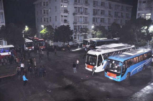 7 Ve Que An Tet Co Bi Cach Ly