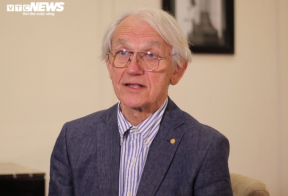 1 Chu Nhan Giai Nobel Vat Ly Giai Thuong Vinfuture Tuong Dong Voi Nobel