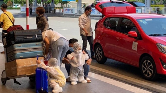 1 Vi Sao Bat Tre Duoi 12 Tuoi Phai Xet Nghiem Covid 19 Moi Duoc Di May Bay