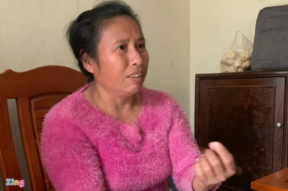 2 Gia Dinh 2 Ben Noi Ve Vu Be Gai 3 Tuoi Bi Dong Dinh Vao Dau