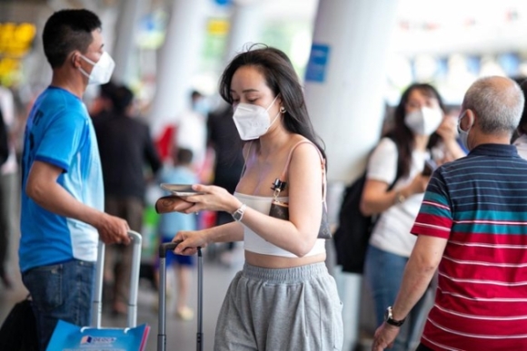 12 San Bay Tan Son Nhat Chat Kin Nguoi Ve Que Don Tet