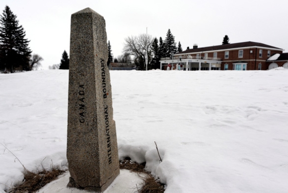 1 Bon Di Dan Chet Cong O Noi Chi Con Cach Bien Gioi My 12m