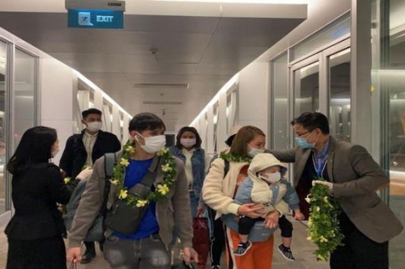 1 De Nghi Bo Quy Dinh Tre Duoi 12 Tuoi Di May Bay Phai Xet Nghiem Covid 19