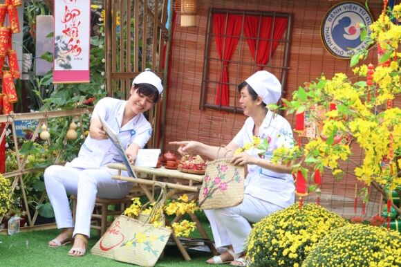 1 Sieu Thi 0 Dong Duong Hoa Xuan Don Benh Nhan Nhan Vien Y Te