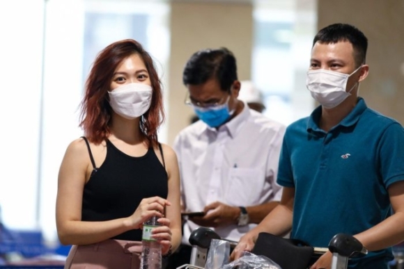 7 San Bay Tan Son Nhat Chat Kin Nguoi Ve Que Don Tet