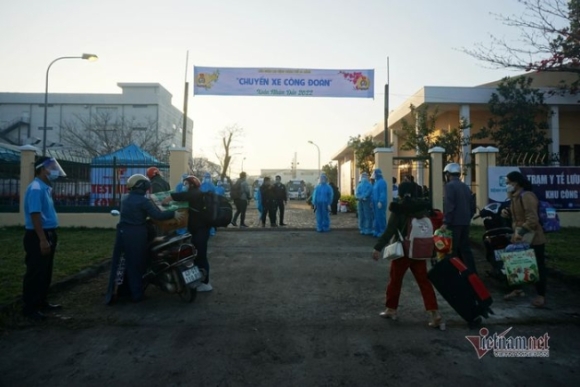 1 Chuyen Xe 0 Dong Dua Hon 2000 Cong Nhan O Da Nang Ve Que An Tet