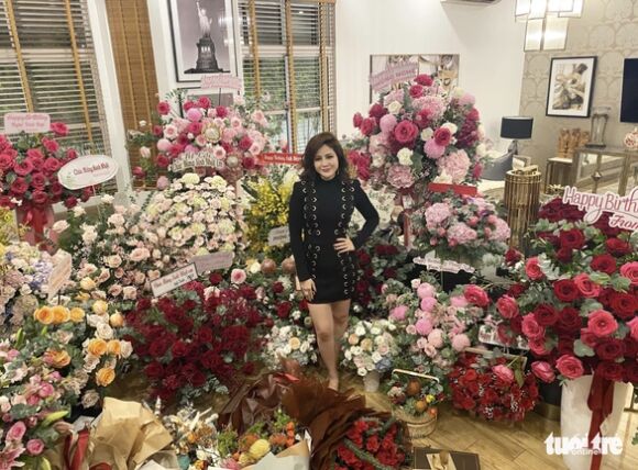 1 Nhieu Nguoi O Tphcm Ha Noi Choang Vang Khi Mat Ca Tram Ti Vi Bi Ru Mo Ngan Hang Dom