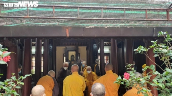 1 Tang Le Thien Su Thich Nhat Hanh Keo Dai 7 Ngay Theo Hinh Thuc Khoa Tu Im Lang