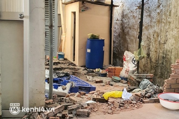 2 Chan Dung Nu Sinh Nganh Luat Dau Doc Cha Ruot Roi Do Xi Mang Chon Xac Ngang Buong It Noi