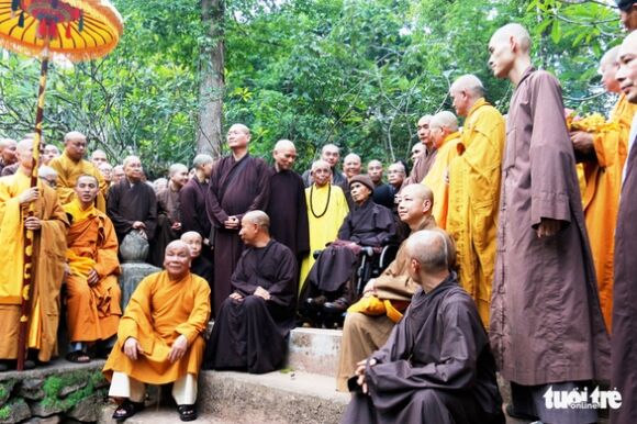 2 Thien Su Thich Nhat Hanh Vien Tich Khong Co Gi Da Qua Va Da Mat